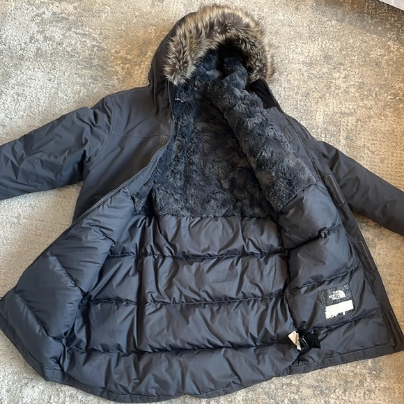 Children Northface winter coat. - Picture 2 of 7